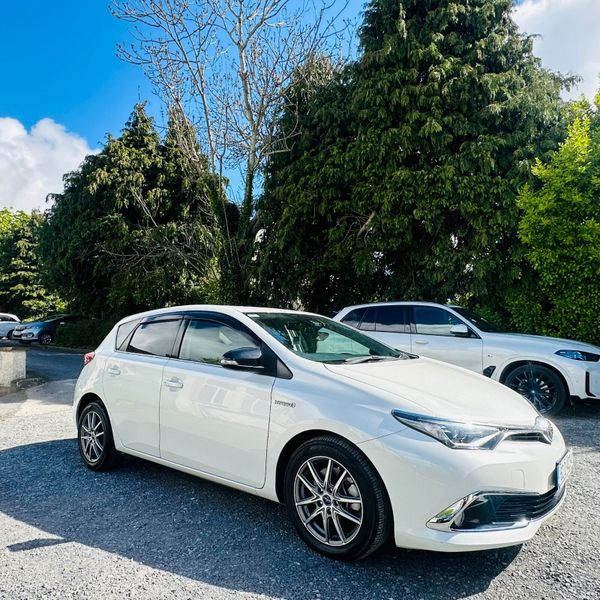 TOYOTA AURIS 2016 HYBRID 68000 KM ONLY 385737427