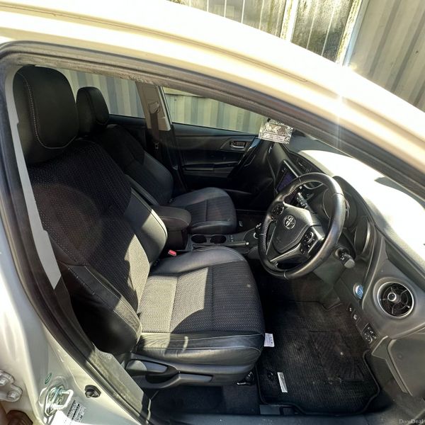 TOYOTA AURIS 2016 HYBRID 68000 KM ONLY 385737429