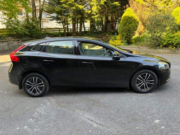 Volvo V40 2017 385876799