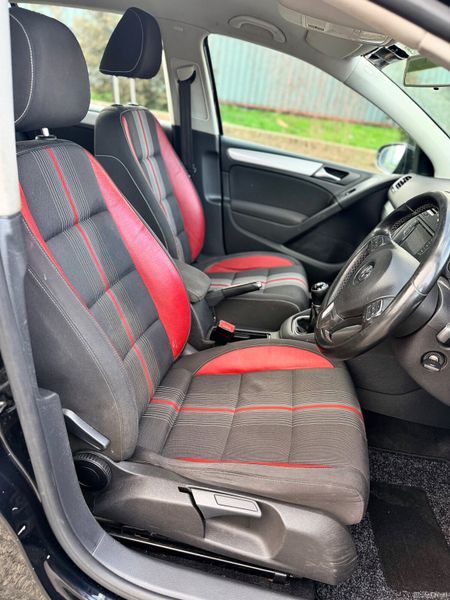 🔴 Volkswagen Golf High spec 385878663