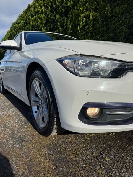 BMW 318 D 2017 SPORT AUTO MASSIVE SPEC 385814019