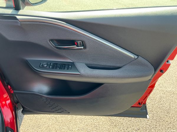 2024 (242) Toyota CH-R Design 1.8 CVT Hybrid 385831095