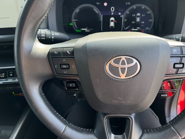 2024 (242) Toyota CH-R Design 1.8 CVT Hybrid 385831099