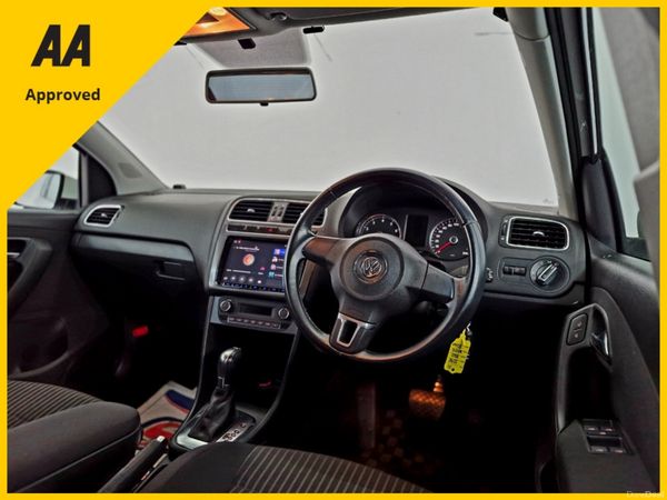 💥2013 Volkswagen Polo High-Line💥(Low Km's+Auto) 385957359