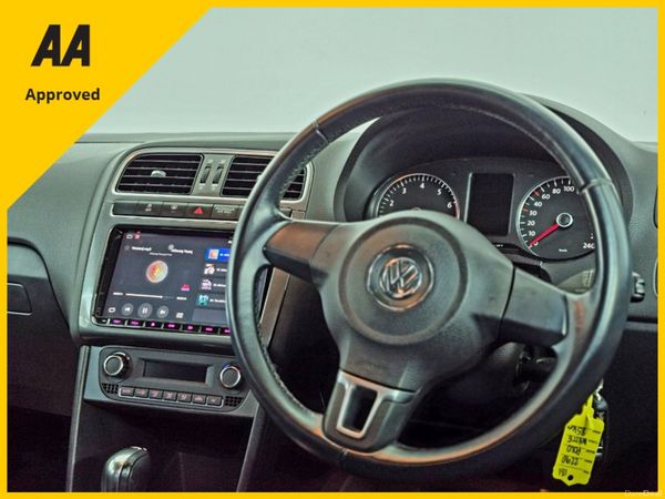 💥2013 Volkswagen Polo High-Line💥(Low Km's+Auto) 385957361