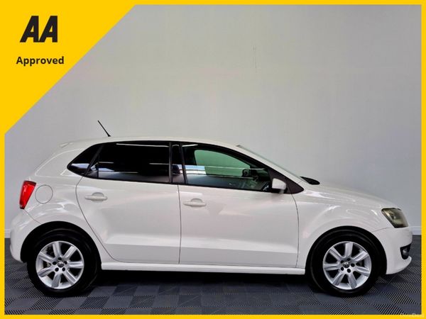 💥2013 Volkswagen Polo High-Line💥(Low Km's+Auto) 385957369