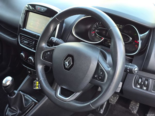 171 Renault Clio  1.1 Petrol Manual 385909047