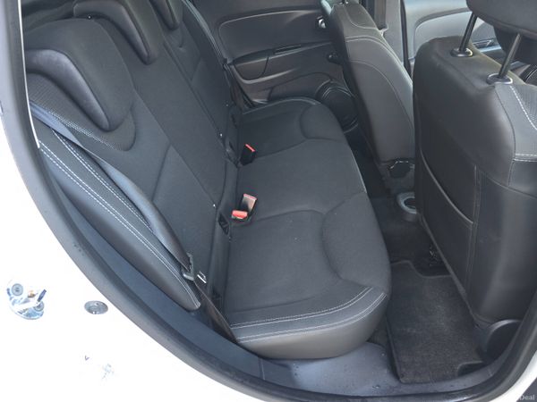 171 Renault Clio  1.1 Petrol Manual 385909029
