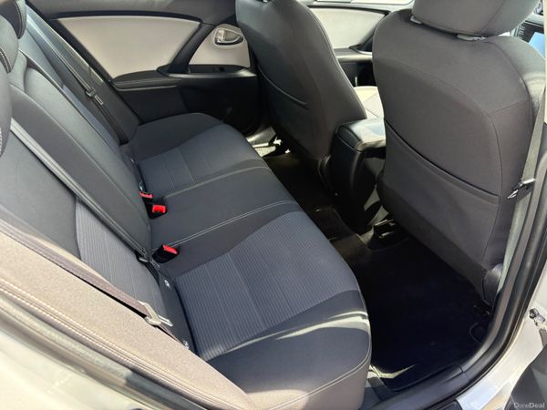 Toyota Avensis 385909625