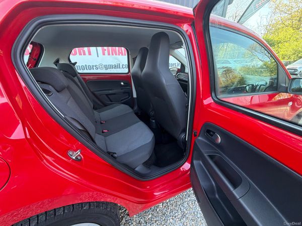 Volkswagen up! 2015 385912469