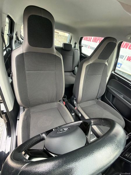 Volkswagen up! 2015 385912661