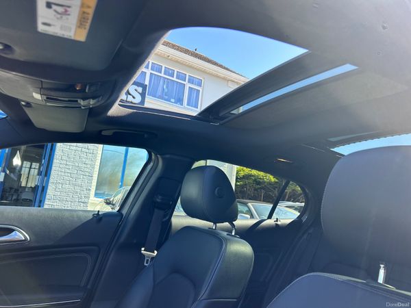 2019 MERCEDES GLA 220 PETROL PREMIUM 4 MATIC 4WD 385915567