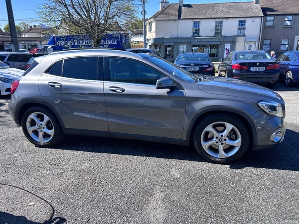 2019 MERCEDES GLA 220 PETROL PREMIUM 4 MATIC 4WD 385915571