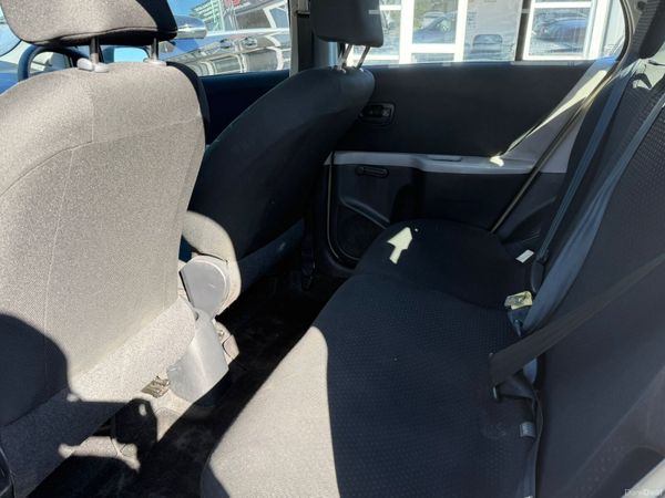 2011  Toyota Yaris  1.0 385937123