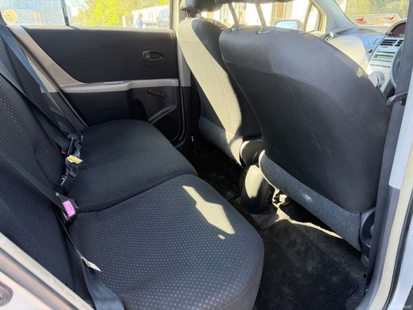 2011  Toyota Yaris  1.0 385937125