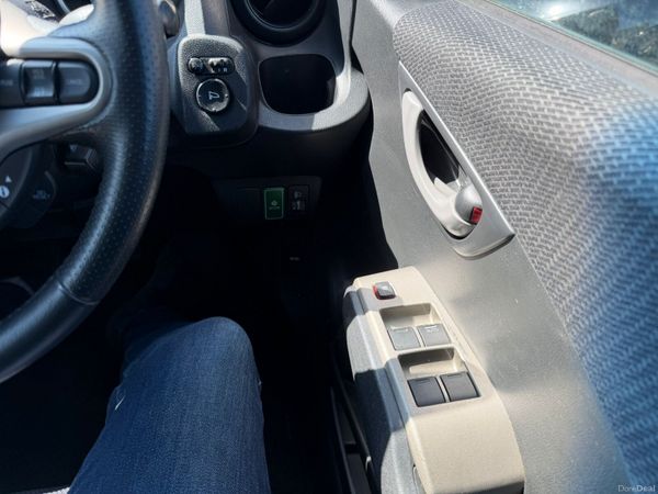 12 Honda Fit  Hybrid 1.3 385937259