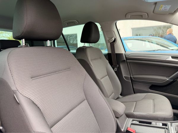 Volkswagen Golf Stylish Alloys & Excellent Conditi 385939569