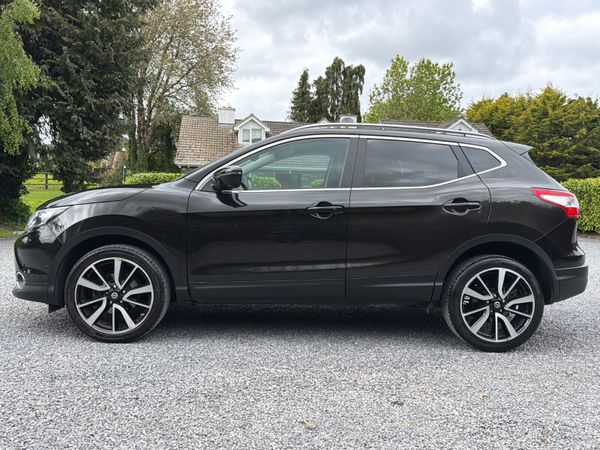 Nissan Qashqai 2015 DCI  SVE LOW Mileage 386078963