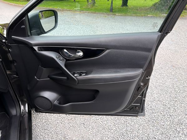 Nissan Qashqai 2015 DCI  SVE LOW Mileage 386079049