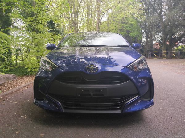 2021 Toyota Yaris X 4wd * lows kms* long NCT 386083621