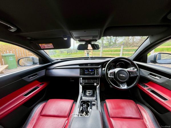 Jaguar XF 2018 386144459