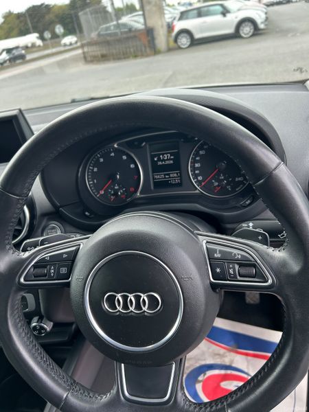 Audi A1 2015 386178043