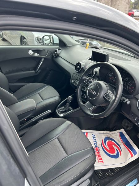Audi A1 2015 386178045