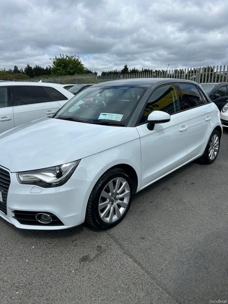 Audi A1 2015 386178039