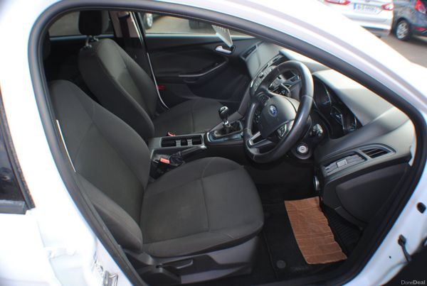 Ford Focus 2018 386190717