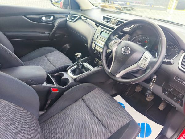 Nissan Qashqai 2015 1.2 PET SV, low Km only 141k 386117977