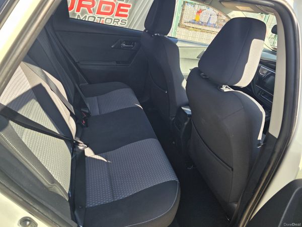 Toyota Auris 2017 386254795