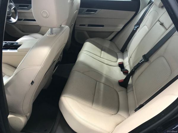 Jaguar XF 2019 386273079