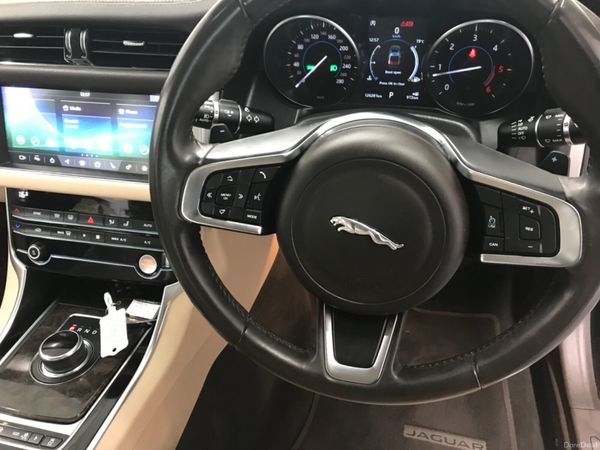 Jaguar XF 2019 386273099