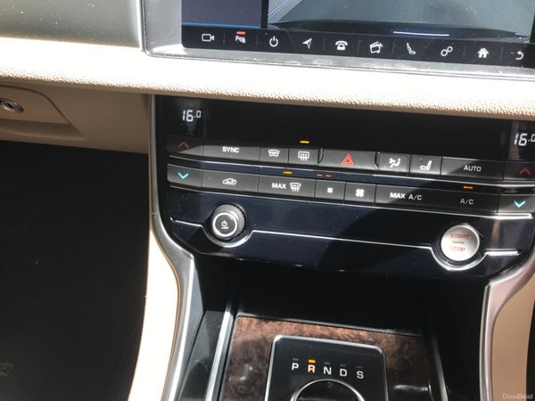 Jaguar XF 2019 386273101