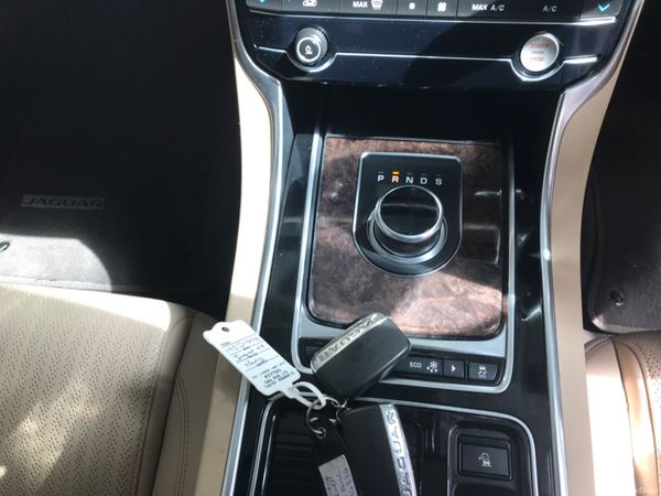 Jaguar XF 2019 386273107