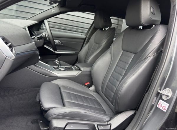 22 BMW 330e M Sport Touring Plug-In Hybrid Auto 386273489