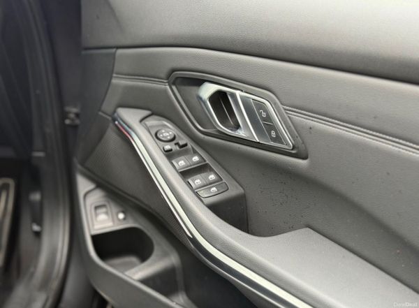 22 BMW 330e M Sport Touring Plug-In Hybrid Auto 386273491