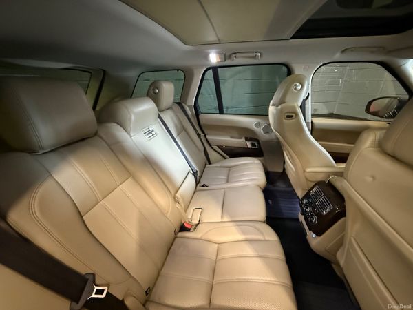141 Land Rover Range Rover Vogue 3Ltr D 386284023