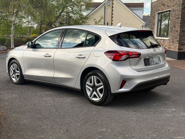 *Auto* Immaculate 231 Ford Focus! 386239435