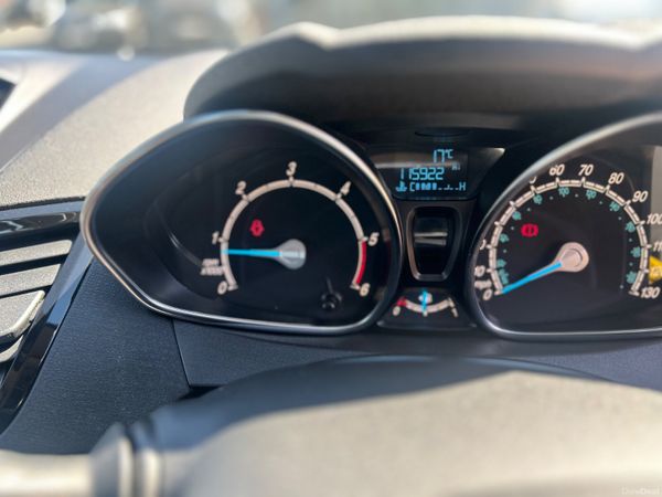 Ford Fiesta zetec 386352715