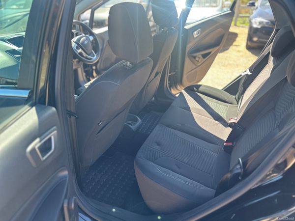 Ford Fiesta zetec 386352717