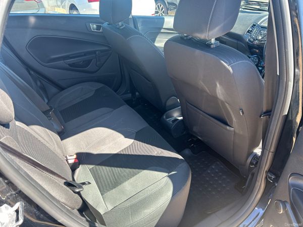 Ford Fiesta zetec 386352719