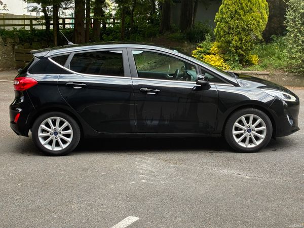 Ford Fiesta 2018 386367271