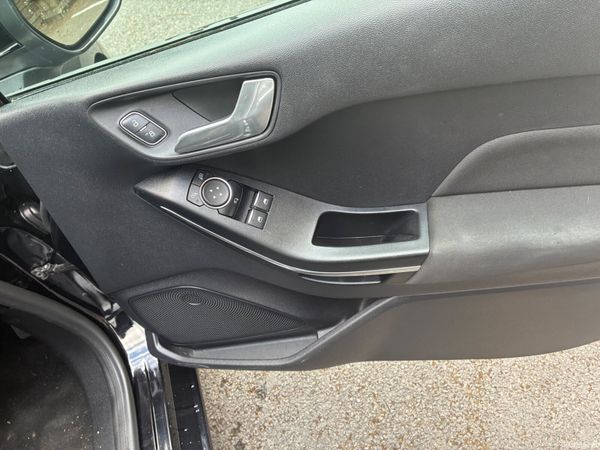 Ford Fiesta 2018 386367297
