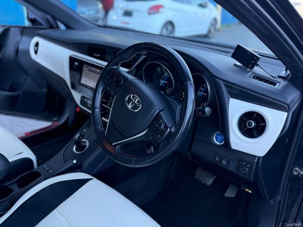 2017 Toyota Auris Hybrid Auto Luna Sports 386324733