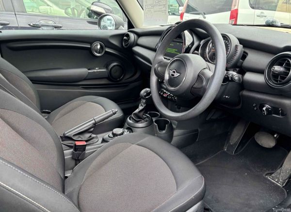 2017 Mini cooper 1.2 Petrol - Automatic + Low KM! 386331463