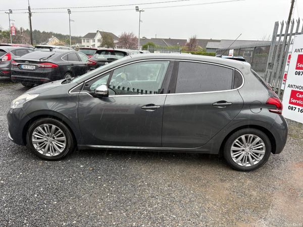 2017 Peugeot 208 386332143