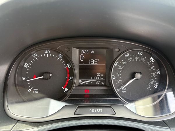 162 Skoda Fabia 1.0 386332435