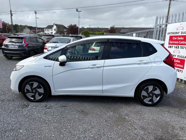 152 Honda Fit hybrid 386332571