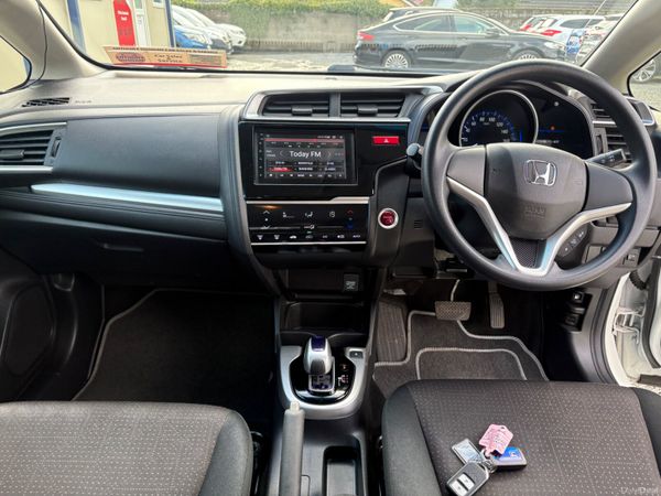 152 Honda Fit hybrid 386332575
